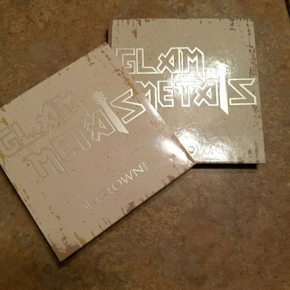 *NEW CROWN GLAM METALS PALETTE*